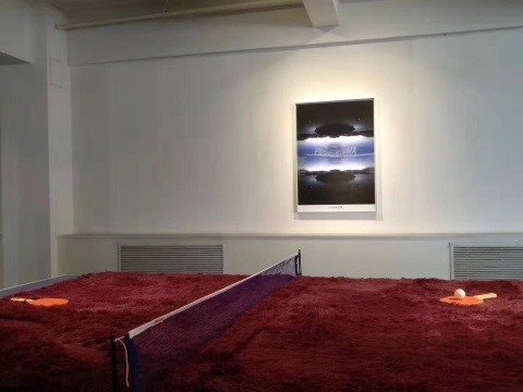 雎安奇“美国美国…”乒乓球、球桌、地毯 尺寸可变 2019

李振华“囚徒困境” 电影海报 84x119cm 2019
