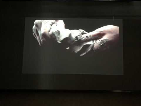 《肉身成道》 视频投影，时长2'20'' 2012
