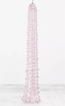 Double Collier Rose, 320 x 40 x 40 cm 粉色穆拉诺玻璃 2019
摄影：Claire Dorn©Jean-Michel Othoniel / ADAGP, Paris & SACK,Seoul 2019
图片提供：艺术家与贝浩登
