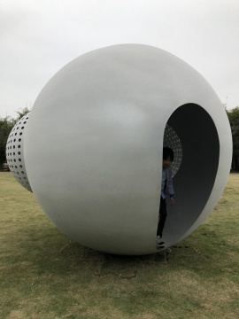 Matt Hope 《空气 I》 3.6×3.2×3m 不锈钢
Matt Hope 《空气 I》 3.6×3.2×3m 不锈钢
