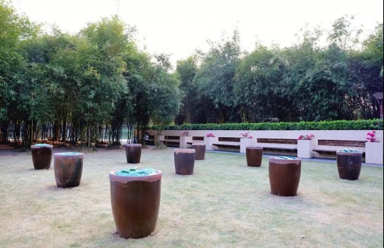 张有魁 《water》 尺寸可变 瓮、陶/建筑琉璃
张有魁 《water》 尺寸可变 瓮、陶/建筑琉璃
