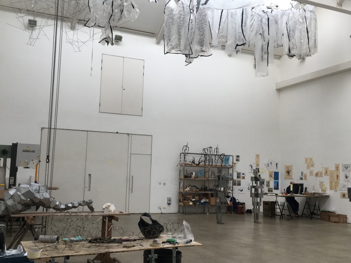 2019年，杜杰参观了安东尼· 葛姆雷工作室（图：杜杰）
