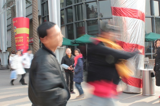李燎《一记武汉》截帧
图片由艺术家提供
李燎《一记武汉》截帧
图片由艺术家提供