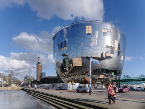 新落成的荷兰博物馆公共艺术仓库是一个巨型大碗，将于2021年向公众开放