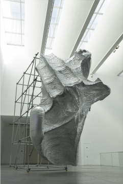 隋建国《云中花园——手迹3#》 光敏树脂3D打印与钢架 700×300×600cm 2019 艺术家供图