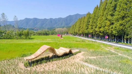 《春江潮起》张嵩焘-湖北美院雕塑系主任
