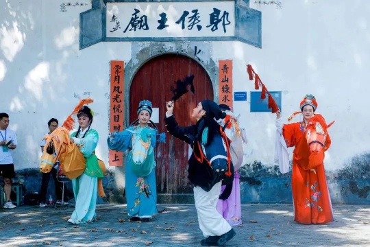 沉浸式文艺演出现场