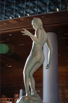 朱莹&nbsp;《云的诉说 》&nbsp;40x30x100cm 青铜铸造 &nbsp;2020&nbsp;
&nbsp;
