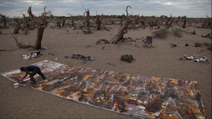 刘商英在内蒙古额济纳旗的戈壁沙漠作画 2015-2017
