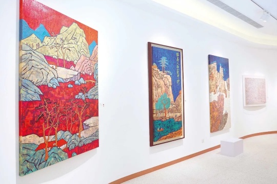 ​展览展出中国著名当代艺术家30多幅形式多样艺术精品
