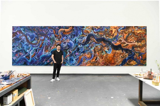 在浪漫繁复中直上云霄，王加加油罐艺术中心新展开幕