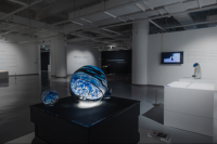 金鸡湖美术馆孟舒当代玻璃艺术展 置身浩瀚无垠的寰宇之间,孟舒