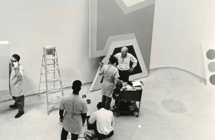 古根海姆博物馆的展览“系统绘画”现场，1966
由劳伦斯·阿洛维（Lawrence Alloway）策划
宣告“感性的转向已经发生”
