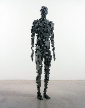 

安东尼·葛姆雷《升华Ⅲ》
194x55x32cm 可变软钢块 2004
©艺术家



