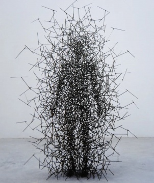
安东尼·葛姆雷《量子云XV》258×170×160cm 
4.76毫米方形不锈钢棒材  2000 
©艺术家
