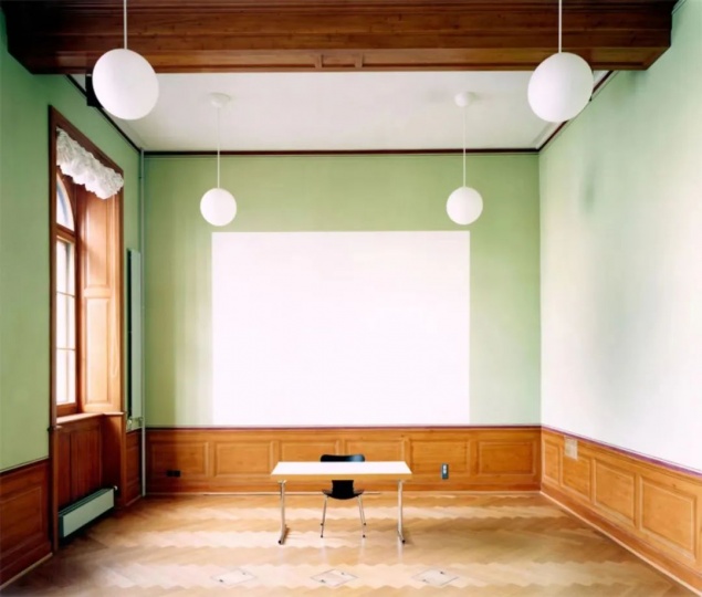 
康迪达·赫弗《苏黎世联邦理工学院》
 180×202.6cm 彩色合剂冲印 2005
6.5万欧元，已售
德玉堂画廊
