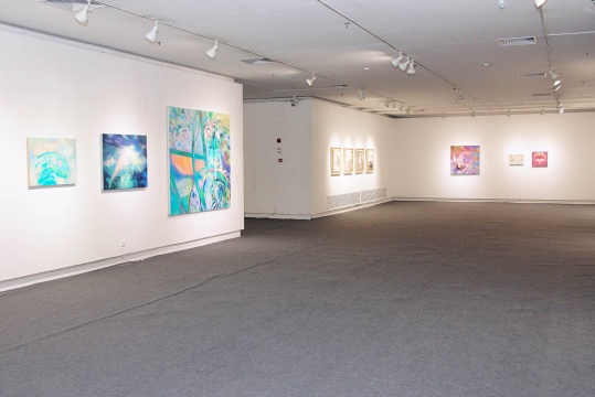 教室变展厅：首届绘画艺术学院年展带来独特艺术体验