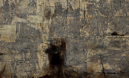 王家增《物的褶皱2-16》360×220cm 瓦楞纸、木板、丙烯 2024
