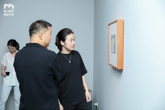 观众观展
观众观展