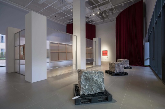 胡庆雁个展“可移动,可复制,可替换,多功能。”展厅空镜 胡庆雁个展“可移动,可复制,可替换,多功能。”展厅空镜
