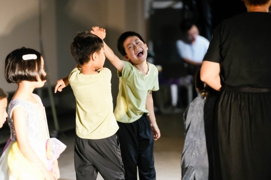 儿童戏剧《小王子の星球大冒险》表演现场
儿童戏剧《小王子の星球大冒险》表演现场