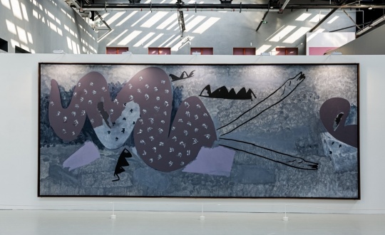 李山，《苏美尔徊响 II》，2024，布面丙烯，300 cm × 720 cm © 李山，香格纳画廊

