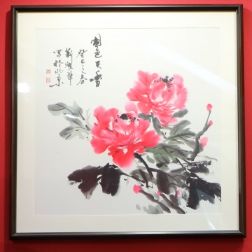 靳耀华，《国色天香》，2013，纸本设色，90 × 90 cm，朝阳区图书馆藏
