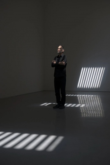 2024年5月初,劳伦斯·何浦林(Lorenz Helbling)
在硬件全面升级的香格纳北京空间
2024年5月初,劳伦斯·何浦林(Lorenz Helbling)
在硬件全面升级的香格纳北京空间