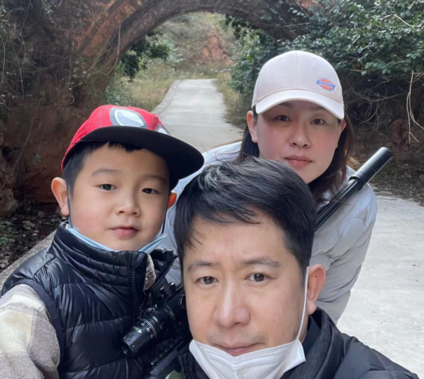 李宗颐
7岁
爸爸:李钢 妈妈:白丽萍
李宗颐
7岁
爸爸:李钢 妈妈:白丽萍