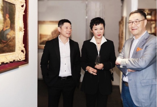 创始人简Jennifer与新世界集团执行董事王月青先生、爱马仕大中华区总裁曹伟明先生
创始人简Jennifer与新世界集团执行董事王月青先生、爱马仕大中华区总裁曹伟明先生