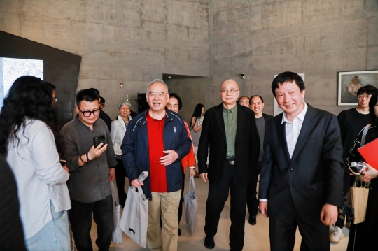 中国文联终身成就奖得主肖峰捐赠毕生力作,杭州再添文化新地标 中国文联终身成就奖得主肖峰捐赠毕生力作,杭州再添文化新地标