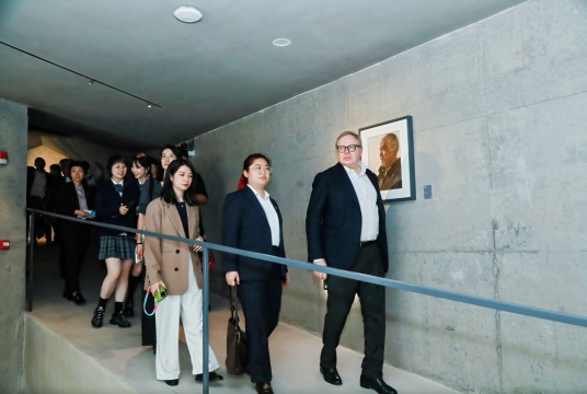 中国文联终身成就奖得主肖峰捐赠毕生力作,杭州再添文化新地标 中国文联终身成就奖得主肖峰捐赠毕生力作,杭州再添文化新地标