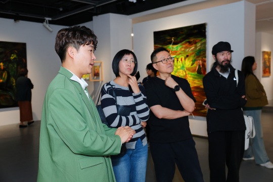 「破夜—高人杰个展」在亘画廊正式启幕,一场在边缘地带燃烧的灵魂试炼 「破夜—高人杰个展」在亘画廊正式启幕,一场在边缘地带燃烧的灵魂试炼