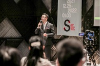 从最年轻馆长到创院院长，五年跻身全球排名