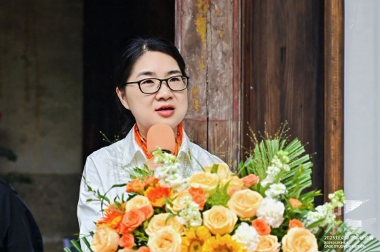 著名策展人、美术批评家郑娜博士致开幕词 著名策展人、美术批评家郑娜博士致开幕词