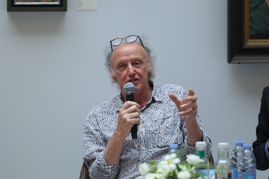 英国皇家肖像画家协会主席 安东尼·康诺利
