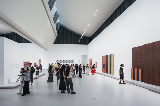 肖恩·斯库利:四川音乐学院美术馆以世界级抽象大展确立学术新坐标 肖恩·斯库利:四川音乐学院美术馆以世界级抽象大展确立学术新坐标