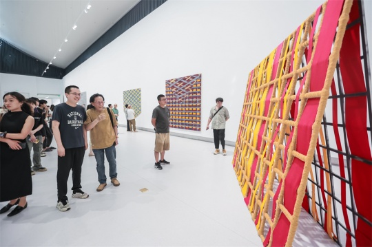 肖恩·斯库利:四川音乐学院美术馆以世界级抽象大展确立学术新坐标 肖恩·斯库利:四川音乐学院美术馆以世界级抽象大展确立学术新坐标