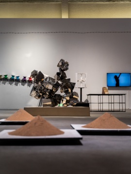 后 《基本粒子 6#》,展望,手工拓制不锈钢、镜面不锈钢板,122×133×98cm,2022
后 《基本粒子 6#》,展望,手工拓制不锈钢、镜面不锈钢板,122×133×98cm,2022