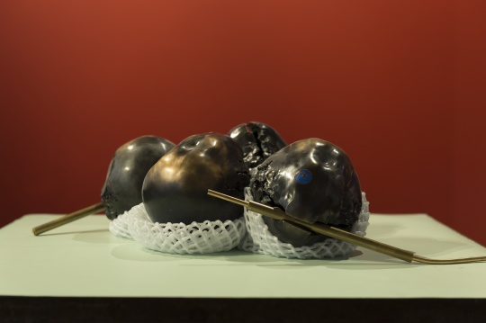 果实2025,青铜,14 x 17 x 14 cm,2025
果实2025,青铜,14 x 17 x 14 cm,2025