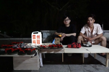 28天574公里，他穿着家乡的拖鞋“走完”了毕设