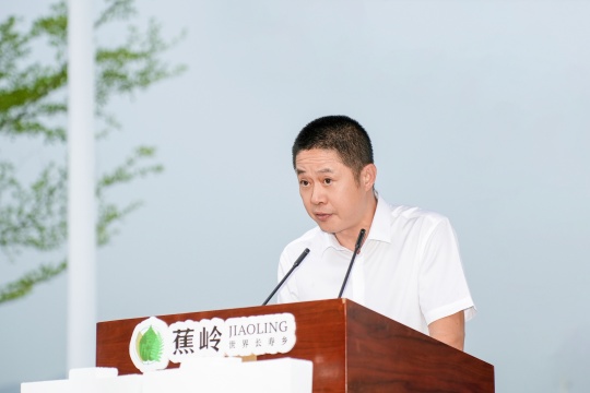 广东蕉岭大地艺术季发起人之一、原生跨域艺术家郑泽生
广东蕉岭大地艺术季发起人之一、原生跨域艺术家郑泽生