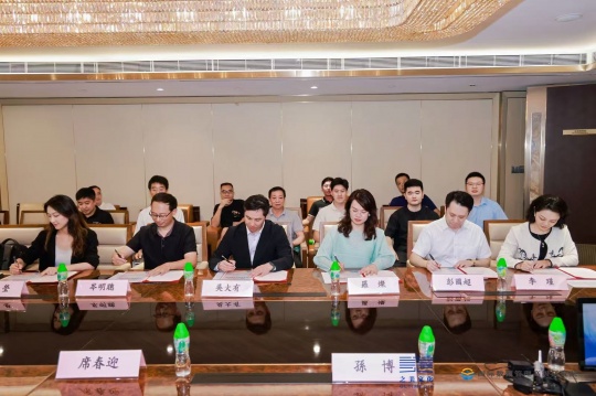 文化瑰宝·链上新生 —— 非遗与文化产品RWA上链生态研讨会在港成功举办 文化瑰宝·链上新生 —— 非遗与文化产品RWA上链生态研讨会在港成功举办