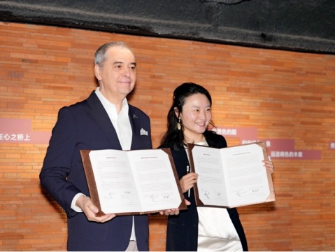 “她美术馆”在四川泸沽湖畔迎来预开馆首个展览，将放眼国际女性生存状态