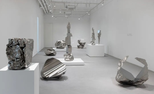 无规矩也要成方圆!展望新展“坍缩的几何学”于诚品画廊开幕 无规矩也要成方圆!展望新展“坍缩的几何学”于诚品画廊开幕
