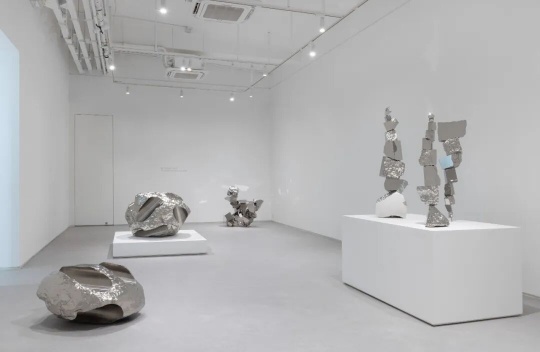 无规矩也要成方圆!展望新展“坍缩的几何学”于诚品画廊开幕 无规矩也要成方圆!展望新展“坍缩的几何学”于诚品画廊开幕