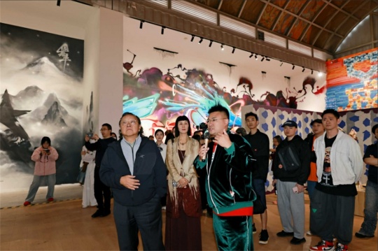 来西南财经大学天府学院,感受涂鸦艺术的魅力 来西南财经大学天府学院,感受涂鸦艺术的魅力