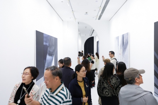画屏艺术空间傅启一个展《Angles》开幕,“宇宙没有义务让我们理解” 画屏艺术空间傅启一个展《Angles》开幕,“宇宙没有义务让我们理解”