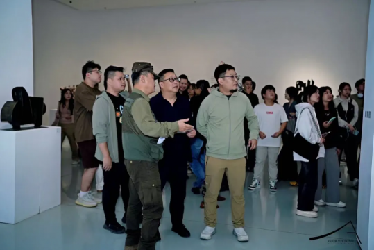 “中国雕塑形态学学术展”策展人现场导览 “中国雕塑形态学学术展”策展人现场导览