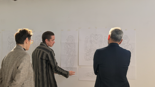 法国艺术家罗伊·科恩克(Roy Köhnke)现场介绍他的创作
 法国艺术家罗伊·科恩克(Roy Köhnke)现场介绍他的创作